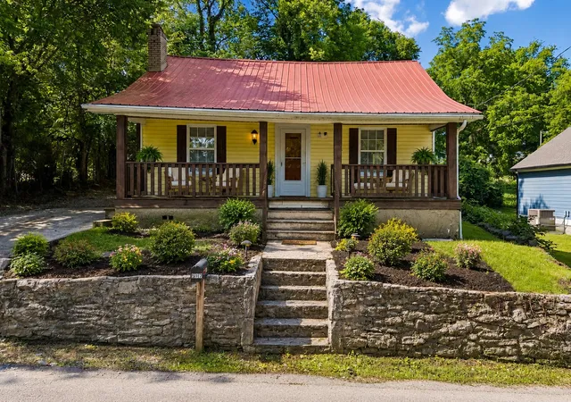 Homes for sale in Columbia, TN | 517 W 5th St, Columbia, TN 38401 | MLS# 3232655