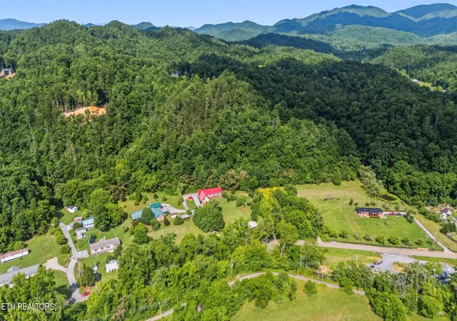 Photo 3 of Single family home for sale at 726 Highway 107, Del Rio, TN 37727 | MLS# 3506022 | Listing updated on 2026-09-06