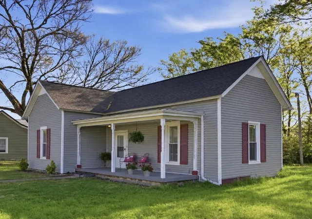 Homes for sale in Mount Pleasant, TN | 102 South Locust Street, Mount Pleasant, TN 38474 | MLS# 3242761