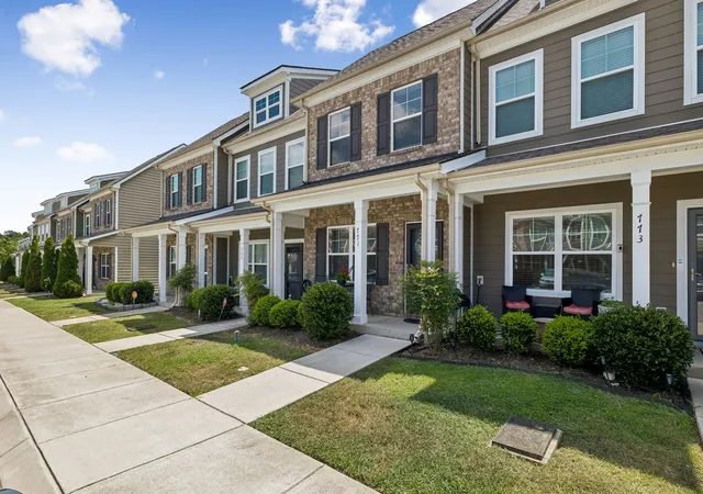 Homes for sale in Antioch, TN | 771 Bradburn Village Way, Antioch, TN 37013 | MLS# 3256078