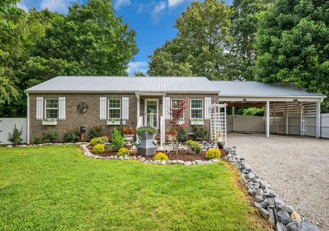 1st image of 173 Ravenwood Cir, Dickson, TN 37055 | MLS# 3233866