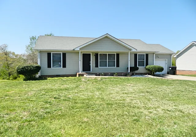 Homes for sale in Clarksville, TN | 1340 Chucker Dr, Clarksville, TN 37042 | MLS# 3232780