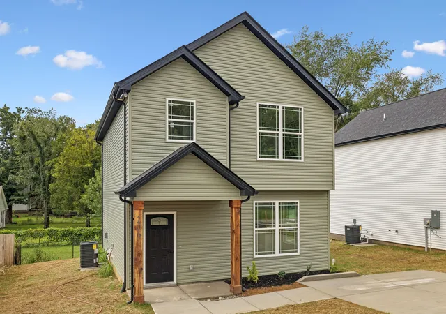 Photo 3 of Single family home for sale at 206 15th Ave W, Springfield, TN 37172 | MLS# 3524668 | Listing updated on 2026-09-01
