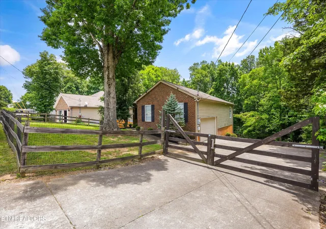 2nd image of 2314 Piney Grv Church Rd, Knoxville, TN 37909 | MLS# 3232812