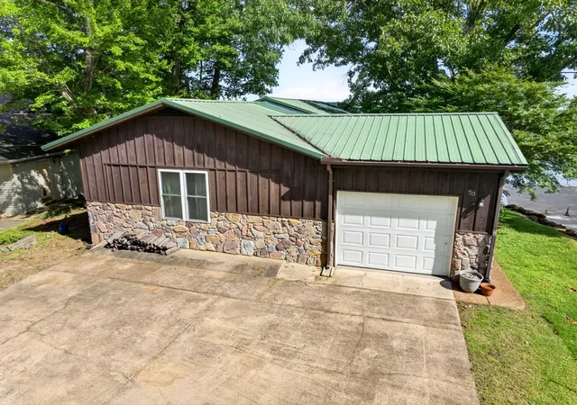 Homes for sale in Springville, TN | 70 Hailey Ln, Springville, TN 38256 | MLS# 3239957