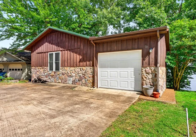 Homes for sale in Springville, TN | 70 Hailey Ln, Springville, TN 38256 | MLS# 3239957