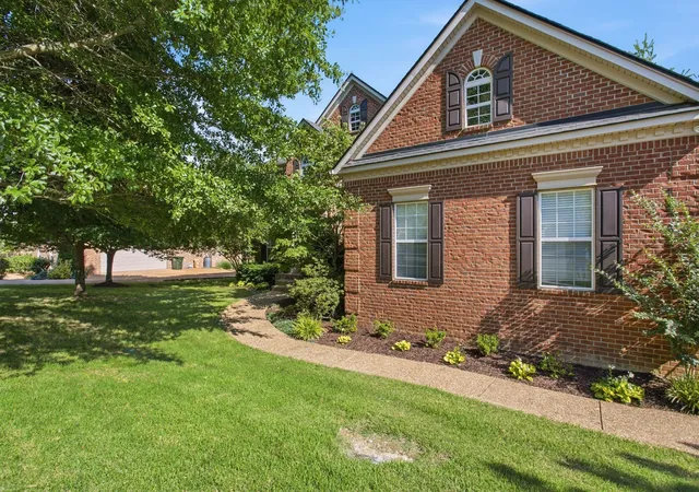 Homes for sale in Brentwood, TN | 1122 Pin Oak Ln, Brentwood, TN 37027 | MLS# 3233504