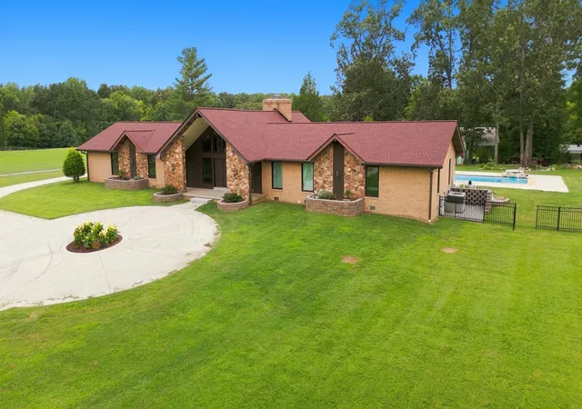 5th image of 5350 Ashland City Rd, Clarksville, TN 37043 | MLS# 3333901