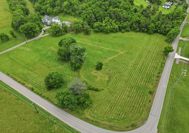 2nd image of 1688 Anderson Rd, Hendersonville, TN 37075 | MLS# 3233987