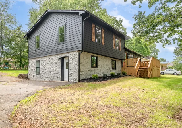 3rd image of 1615 Deer Hollow Dr, Lawrenceburg, TN 38464 | MLS# 3233163