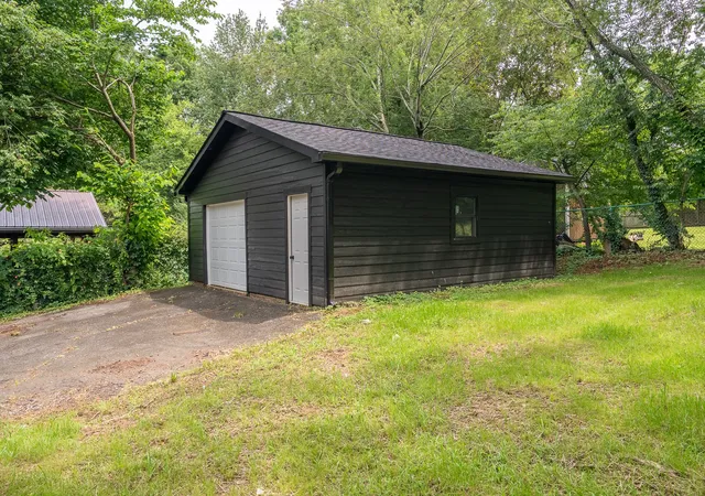 5th image of 1615 Deer Hollow Dr, Lawrenceburg, TN 38464 | MLS# 3233163