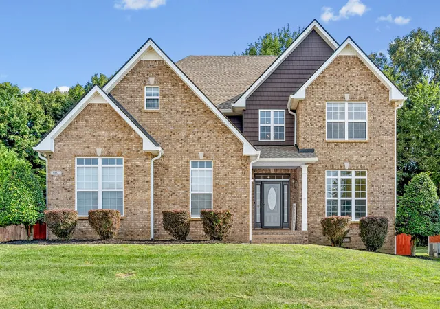 Photo 2 of Single family home for sale at 907 Terraceside Cir, Clarksville, TN 37040 | MLS# 3516184 | Listing updated on 2026-09-18