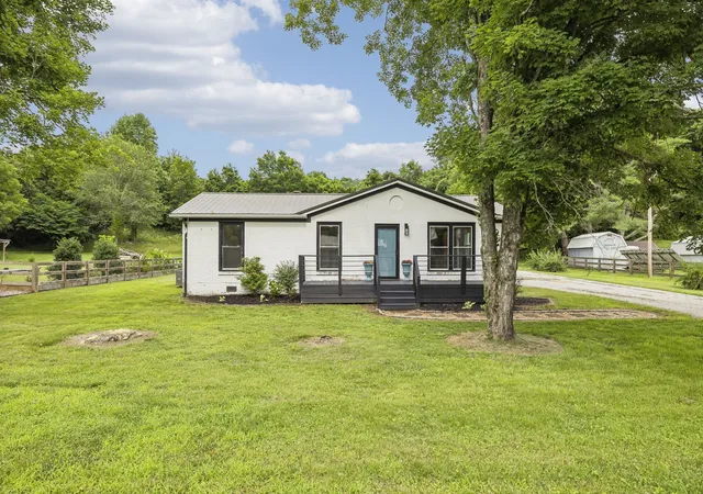 Homes for sale in Santa Fe, TN | 2632 Owens Dr, Santa Fe, TN 38482 | MLS# 3242641