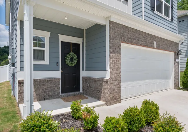Photo 2 of Single family home for sale at 1233 Arroyo Dr, Nashville, TN 37218 | MLS# 3233022 | Listing updated on 2026-09-04