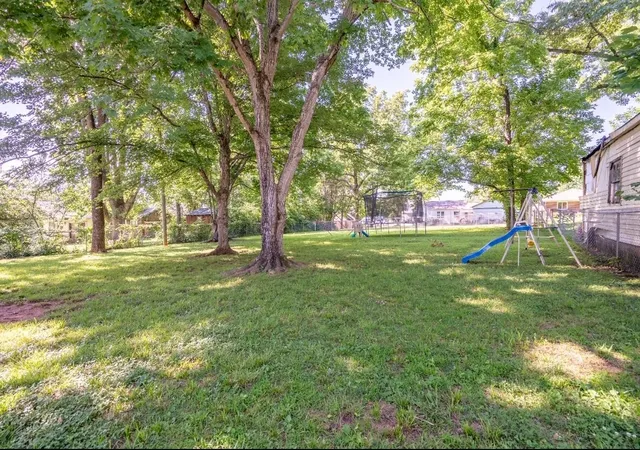 3rd image of 504 Parrish St, Lawrenceburg, TN 38464 | MLS# 3232996