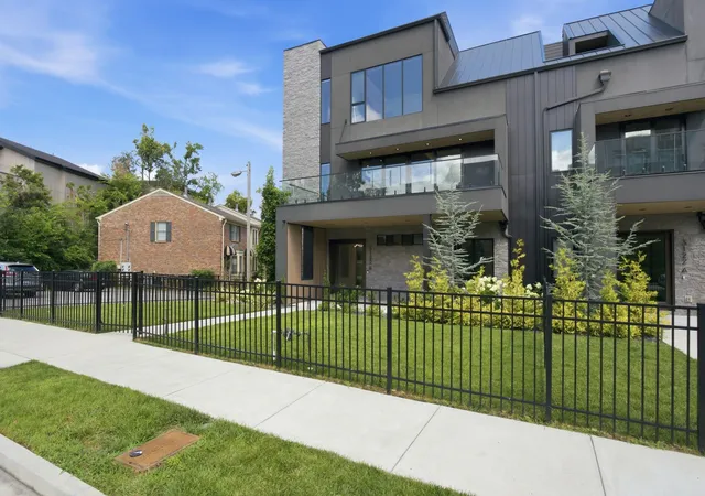 Photo 3 of Townhouse for sale at 3122b Belwood St, Nashville, TN 37203 | MLS# 3248687 | Listing updated on 2026-08-19