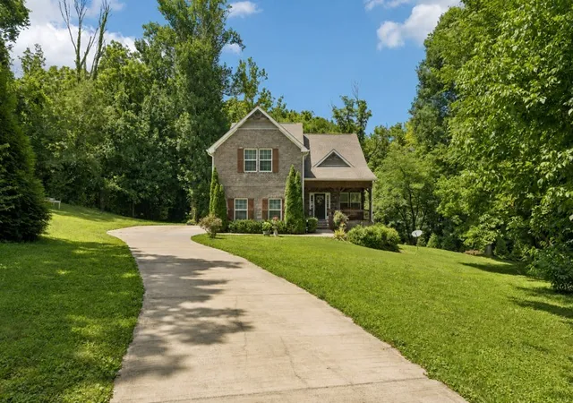 Photo 1 of Sale Pending at 113 Summit Dr, Columbia, TN 38401 | MLS# 3248095 | Listing updated on 2026-08-19