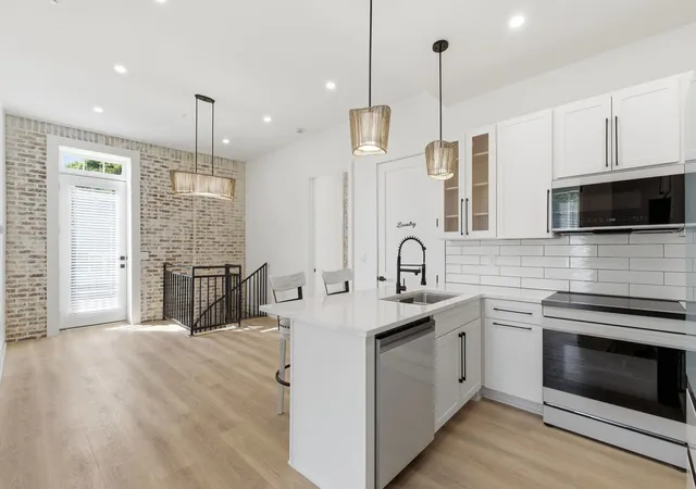 1st image of 1600 10th Ave N #101, Nashville, TN 37208 | MLS# 3270151
