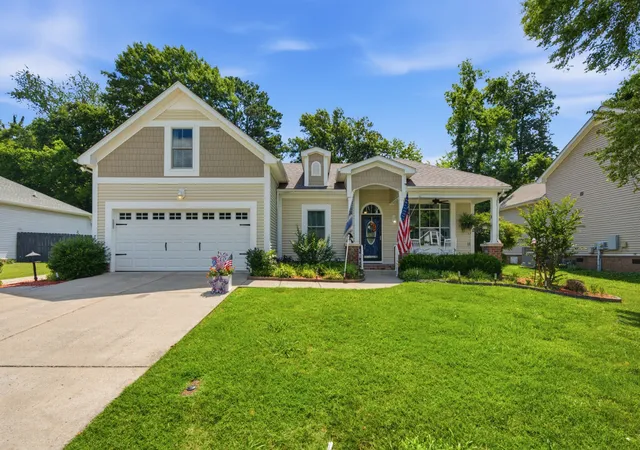 Photo 2 of Sale Pending at 102 Cross Cvs Ct, Hendersonville, TN 37075 | MLS# 3233956 | Listing updated on 2026-08-28