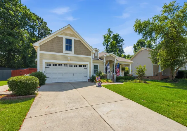 Photo 3 of Sale Pending at 102 Cross Cvs Ct, Hendersonville, TN 37075 | MLS# 3233956 | Listing updated on 2026-08-28