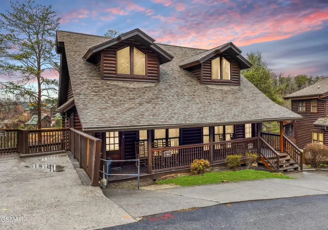 image of 739 Golf View Boulevard, Pigeon Forge, TN 37863 | MLS# 3279205