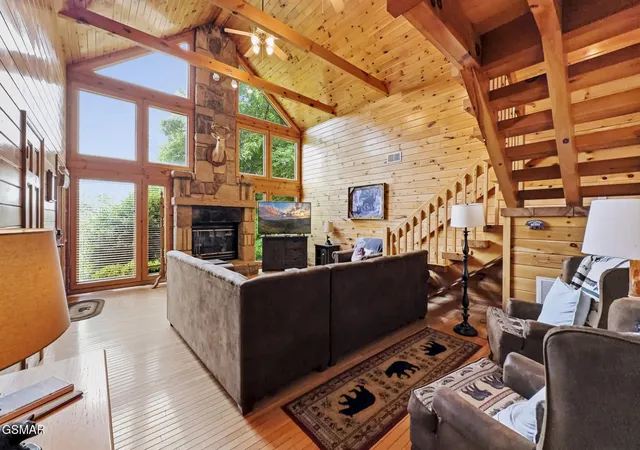Photo 3 of Single family home for sale at 817 Sunshine Trl, Gatlinburg, TN 37738 | MLS# 3307512 | Listing updated on 2026-09-29