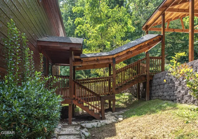 Photo 3 of Single family home for sale at 3103 Perry Cir Ln, Sevierville, TN 37862 | MLS# 3278264 | Listing updated on 2026-09-17