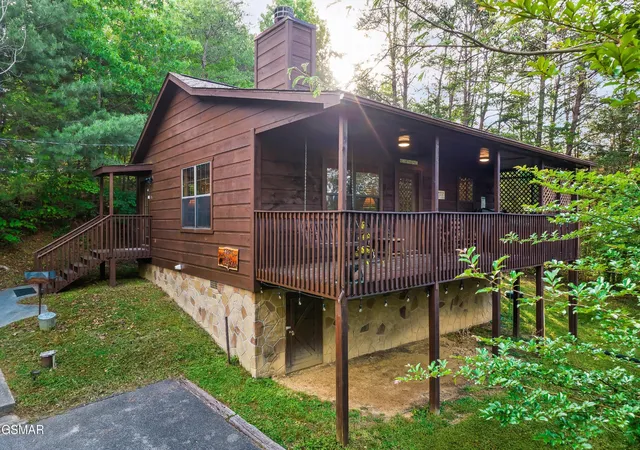 Photo 2 of Single family home for sale at 2619 Thad Trl, Sevierville, TN 37876 | MLS# 3299700 | Listing updated on 2026-09-26