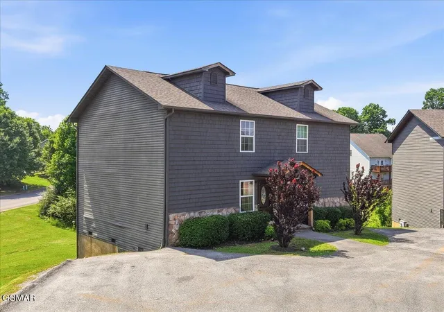 2nd image of 1707 Willow Trace Court, Sevierville, TN 37862 | MLS# 3302159