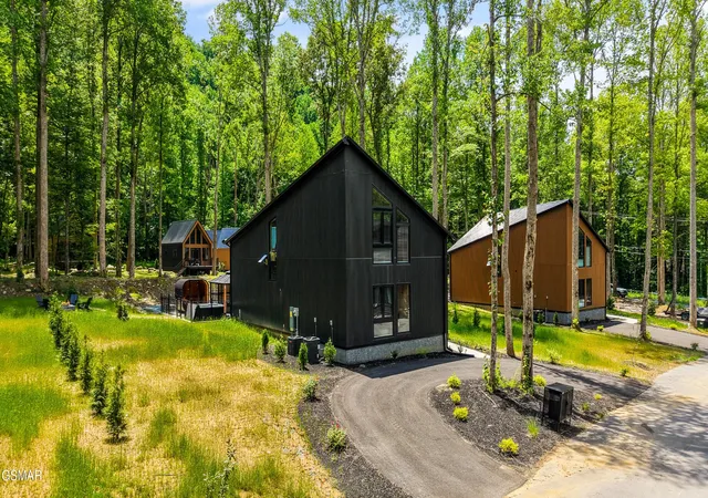 3rd image of 4142 Fontaine Way, Gatlinburg, TN 37738 | MLS# 3280819