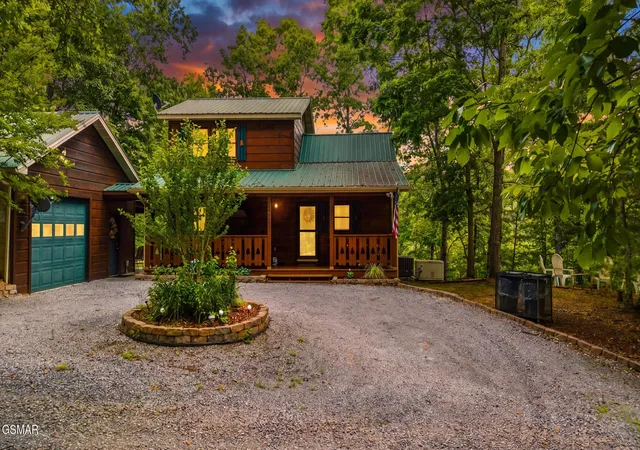 Photo 1 of Single family home for sale at 2015 Ridgecrest Loop Way, Sevierville, TN 37876 | MLS# 3307514 | Listing updated on 2026-10-21