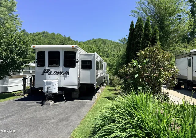 3rd image of 4229 E Parkway #257, Gatlinburg, TN 37738 | MLS# 3513037
