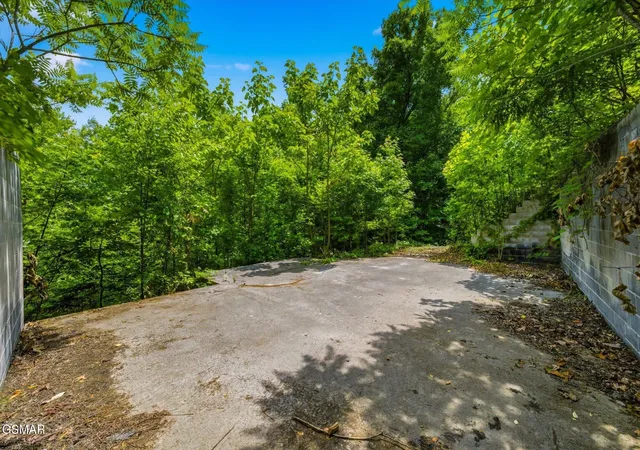 Homes for sale in Sevierville, TN | 2405 Deep Spring Lane, Sevierville, TN 37862 | MLS# 3269832