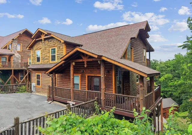 Homes for sale in Pigeon Forge, TN | 452 Alpine Mountain Way, Pigeon Forge, TN 37863 | MLS# 3264176
