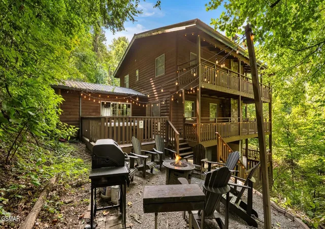 Photo 2 of Single family home for sale at 1318 N Baden Dr, Gatlinburg, TN 37738 | MLS# 3305346 | Listing updated on 2026-10-06