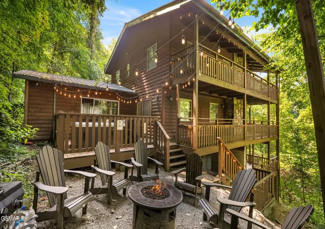Photo 3 of Single family home for sale at 1318 N Baden Dr, Gatlinburg, TN 37738 | MLS# 3305346 | Listing updated on 2026-10-06