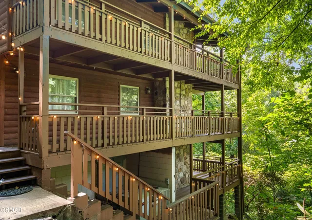Photo 4 of Single family home for sale at 1318 N Baden Dr, Gatlinburg, TN 37738 | MLS# 3305346 | Listing updated on 2026-10-06