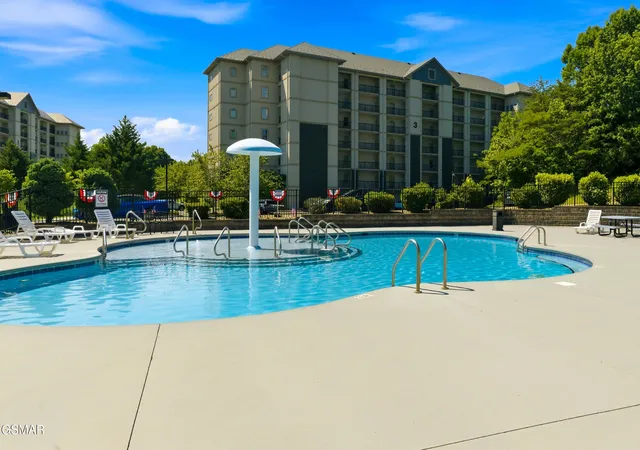 2nd image of 124 Plz Dr, Pigeon Forge, TN 37863
