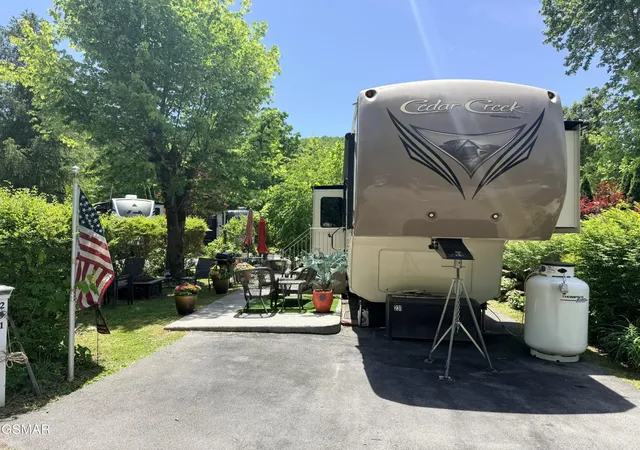 2nd image of 4229 E Parkway #231, Gatlinburg, TN 37738 | MLS# 3513055