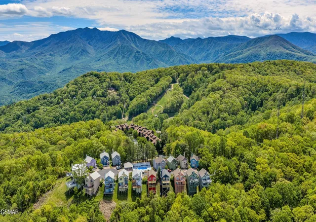 2nd image of 1386 Ski View Dr #Unit 113, Gatlinburg, TN 37738 | MLS# 3270199