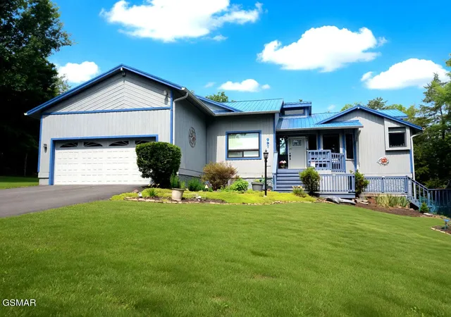1st image of 997 Lake Ridge Dr, Dandridge, TN 37725 | MLS# 3309980