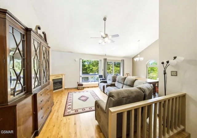 3rd image of 997 Lake Ridge Dr, Dandridge, TN 37725 | MLS# 3309980