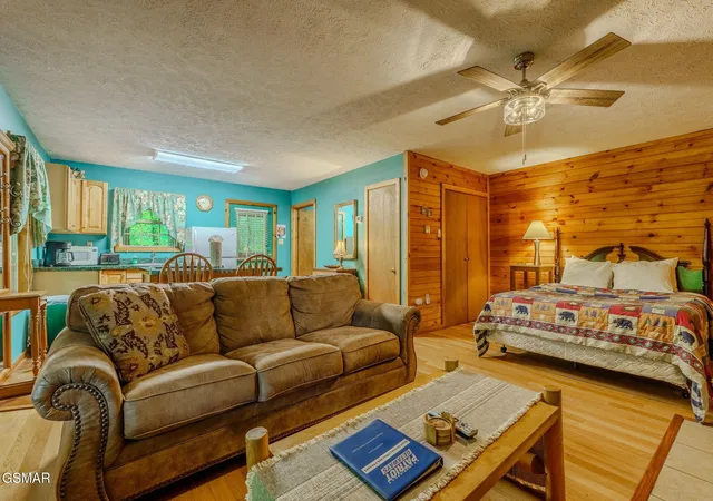 2nd image of 3376 Bear Mountain Lane, Sevierville, TN 37876 | MLS# 3278235