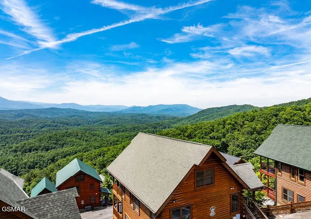 Photo 2 of Sale Pending at 2214 Towering Hemlock Dr, Sevierville, TN 37876 | MLS# 3243157 | Listing updated on 2026-09-20