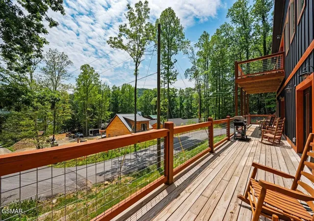 Photo 3 of Single family home for sale at 450 Winfield Hts Rd, Gatlinburg, TN 37738 | MLS# 3510502 | Listing updated on 2026-09-13