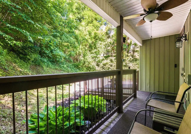 3rd image of 805 N Woodland Dr, Gatlinburg, TN 37738 | MLS# 3510514