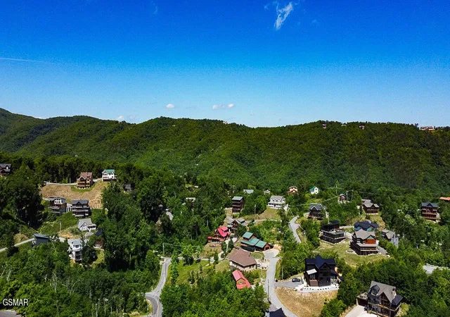 20th image of 639 Pinecrest Dr, Gatlinburg, TN 37738 | MLS# 3510520