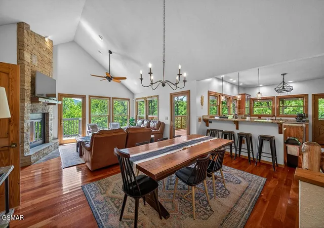 Photo 4 of Single family home for sale at 967 Scenic Trl, Gatlinburg, TN 37738 | MLS# 3243158 | Listing updated on 2026-09-13