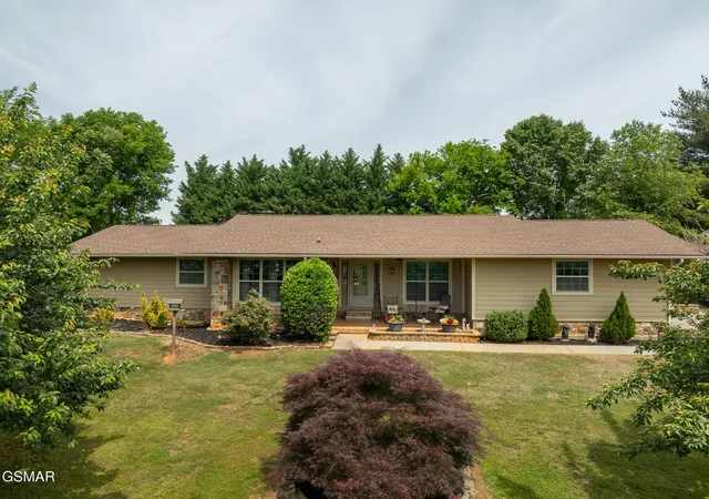 Photo 2 of Sale Pending at 1479 Wendron Moors Dr, Sevierville, TN 37862 | MLS# 3548206 | Listing updated on 2026-09-23