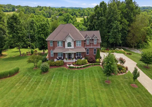 Photo 2 of Single family home for sale at 3520 Prominence Dr, Spring Hill, TN 37174 | MLS# 3245105 | Listing updated on 2026-10-04